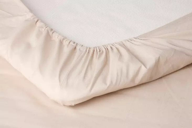 Beige dra-på-lakan 80-90x200+25 cm - Bastutillbehör - 6410416334141 - 1