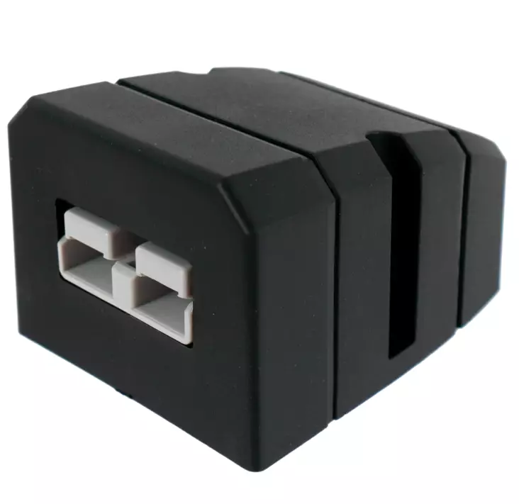 Arctic Marine Truckkoppling 50A med kapsling för yttre montering - Andra båttillbehör - 6418536032671 - 1