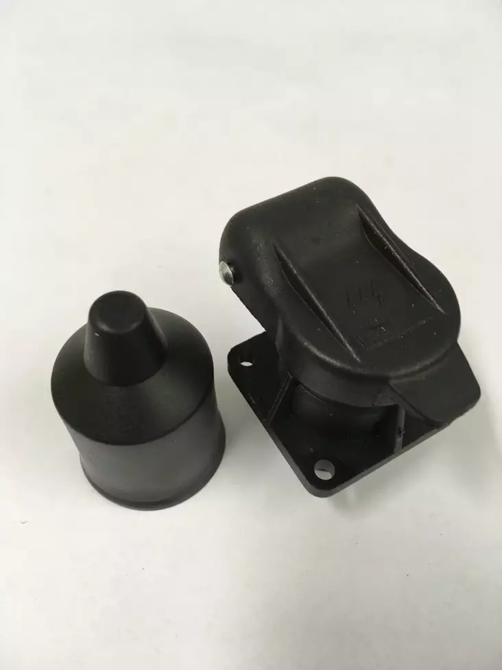 3-vägs kontaktdosa - Bilbelysning och elektriska tillbehör - 6419943235877 - 1