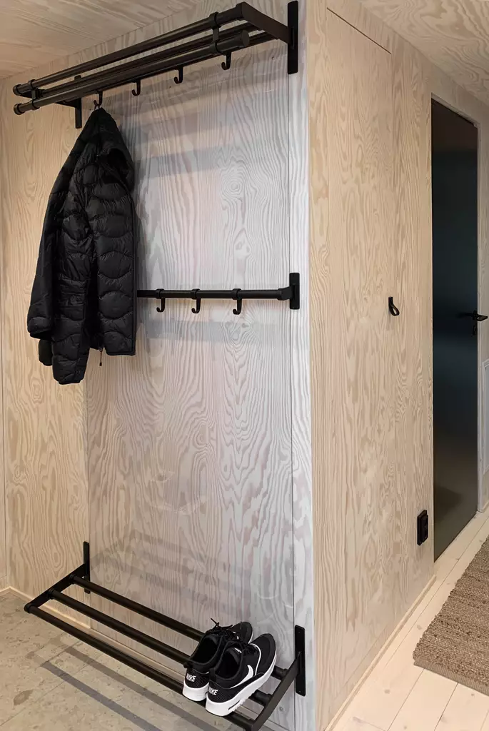 Habo hattfack Elegant svart 100 cm - Klädförvaring - 7317900190438 - 1